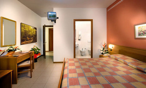 Albergo Il Castellino Boario Terme Kültér fotó