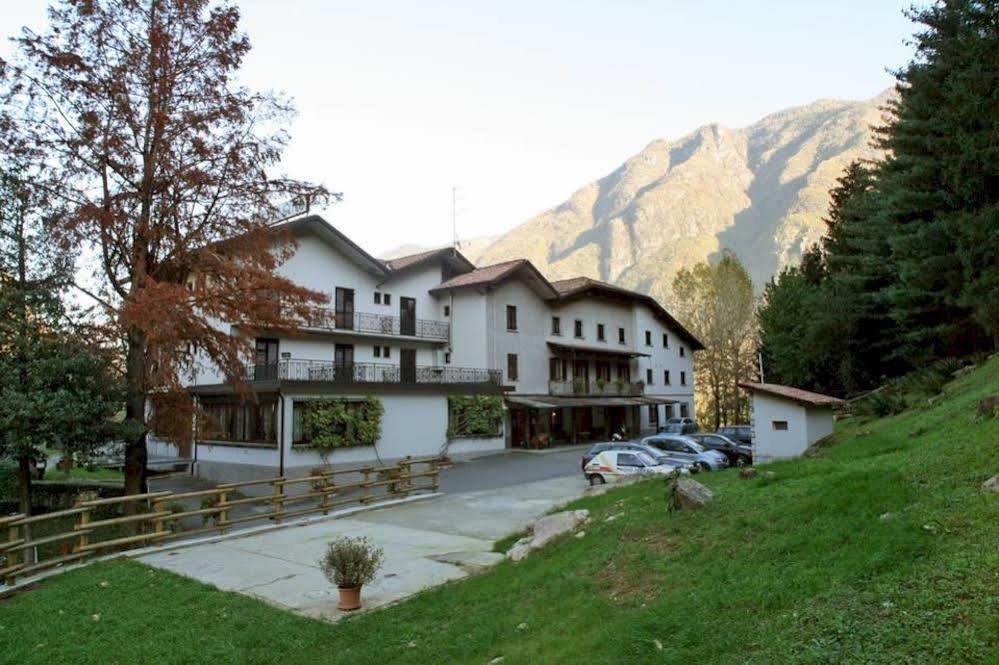 Albergo Il Castellino Boario Terme Kültér fotó